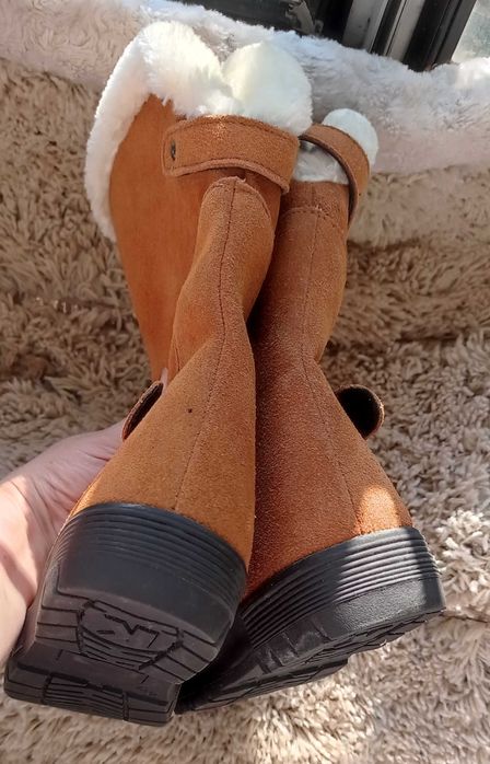 Чоботи зимові жіночі