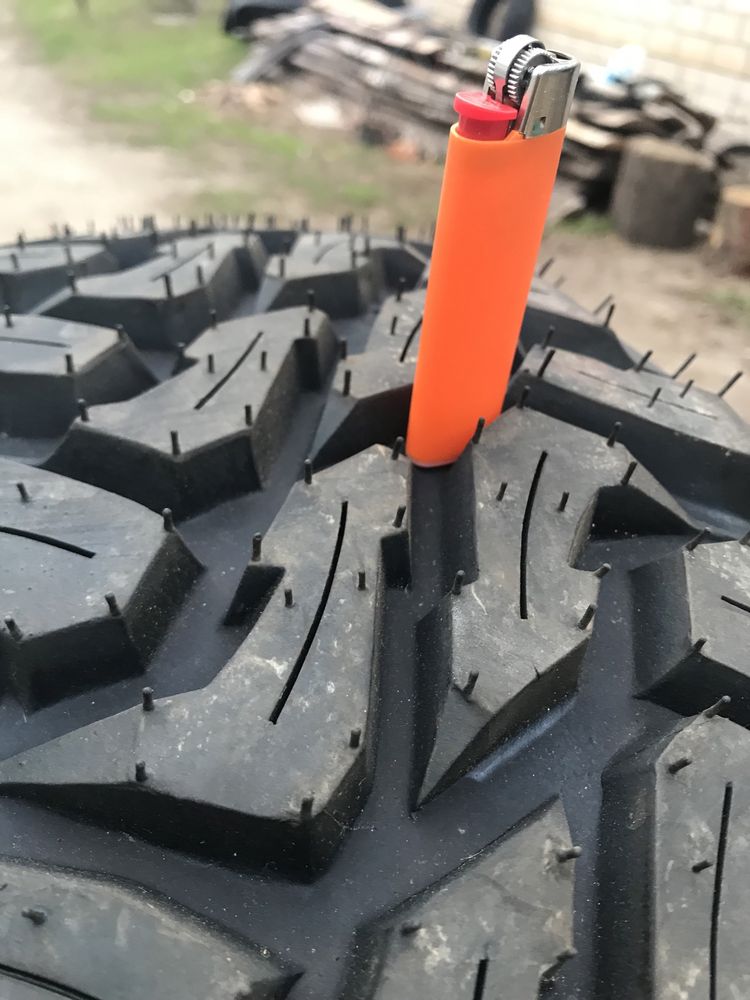 Гума 215/70 R15 4шт.