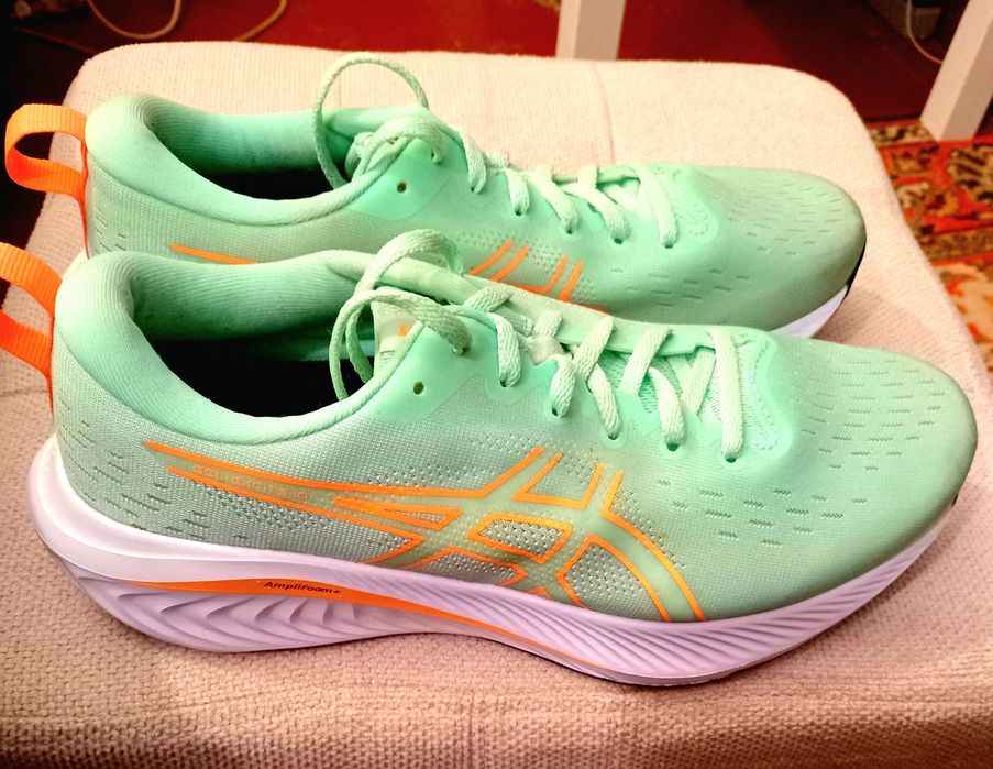 Кроссовки ASICS  женские для бега