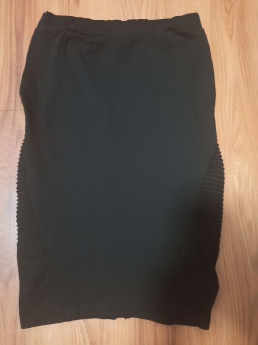 Віддам даром жіночі юбки