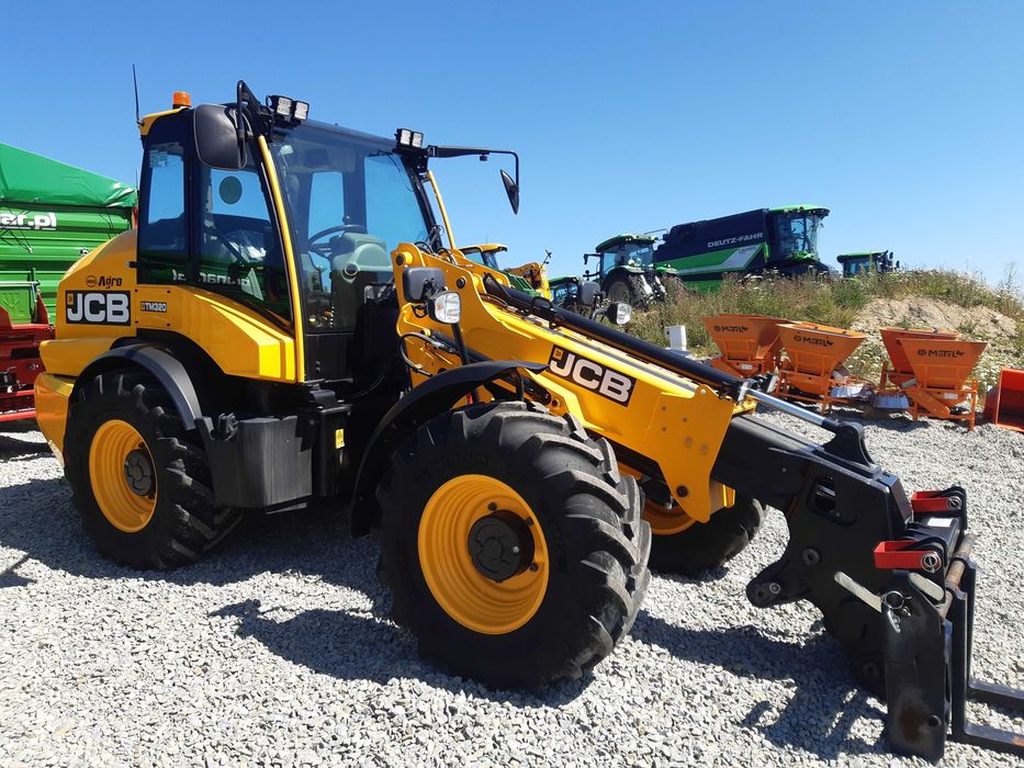 Ładowarka przegubowo-teleskopowa JCB TM320