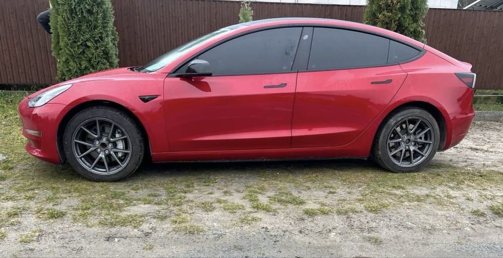 Tesla Model 3 2023