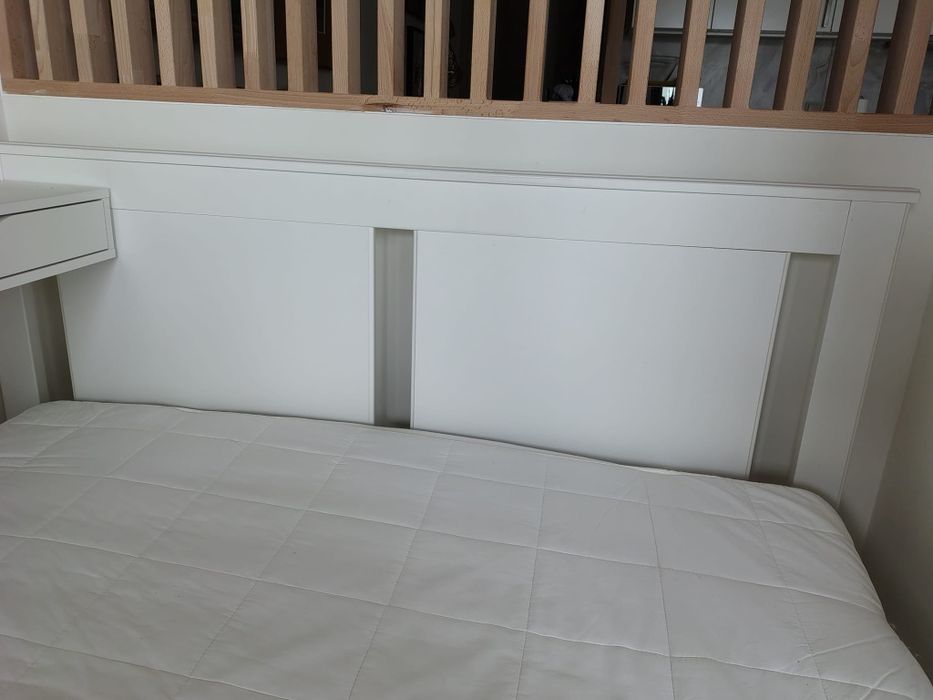 Łóżko Ikea Songesand 140x200 z materacem, ochraniaczem i stelażem