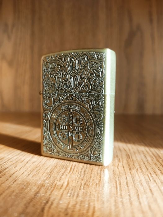 Запальничка NgLing , бензинова,в гарному стані.