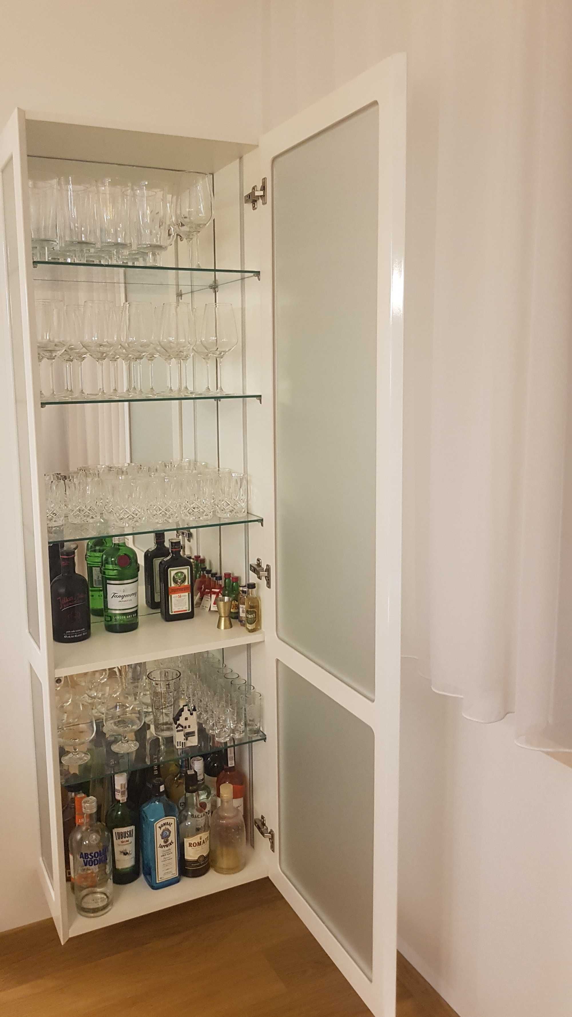 Wisząca witryna barek komoda biały lakier oswietlenie led