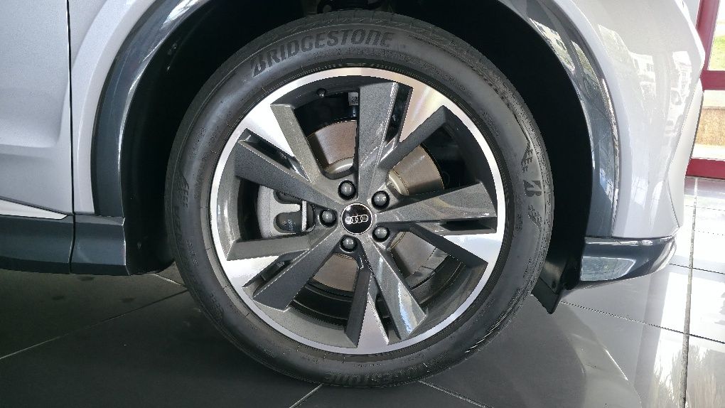 Audi Q4 e-tron 50 Quattro Iva dedutível