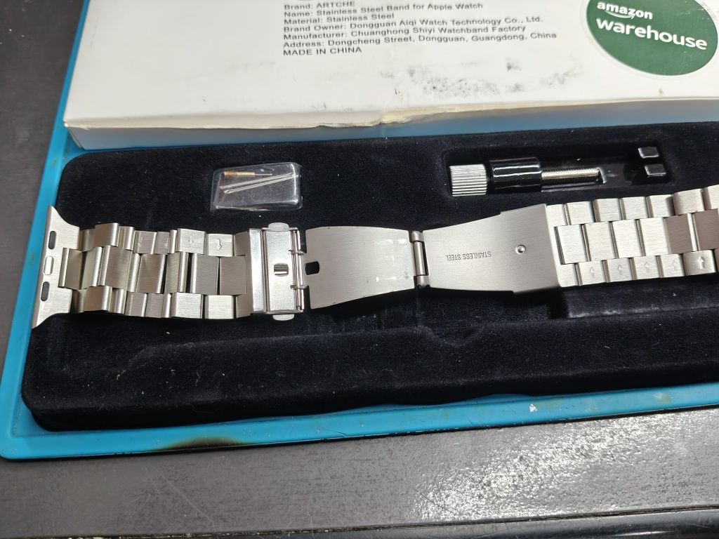 Металевий ремінець Spigen Modern Fit для Apple Watch (42/44/45/49 MM)