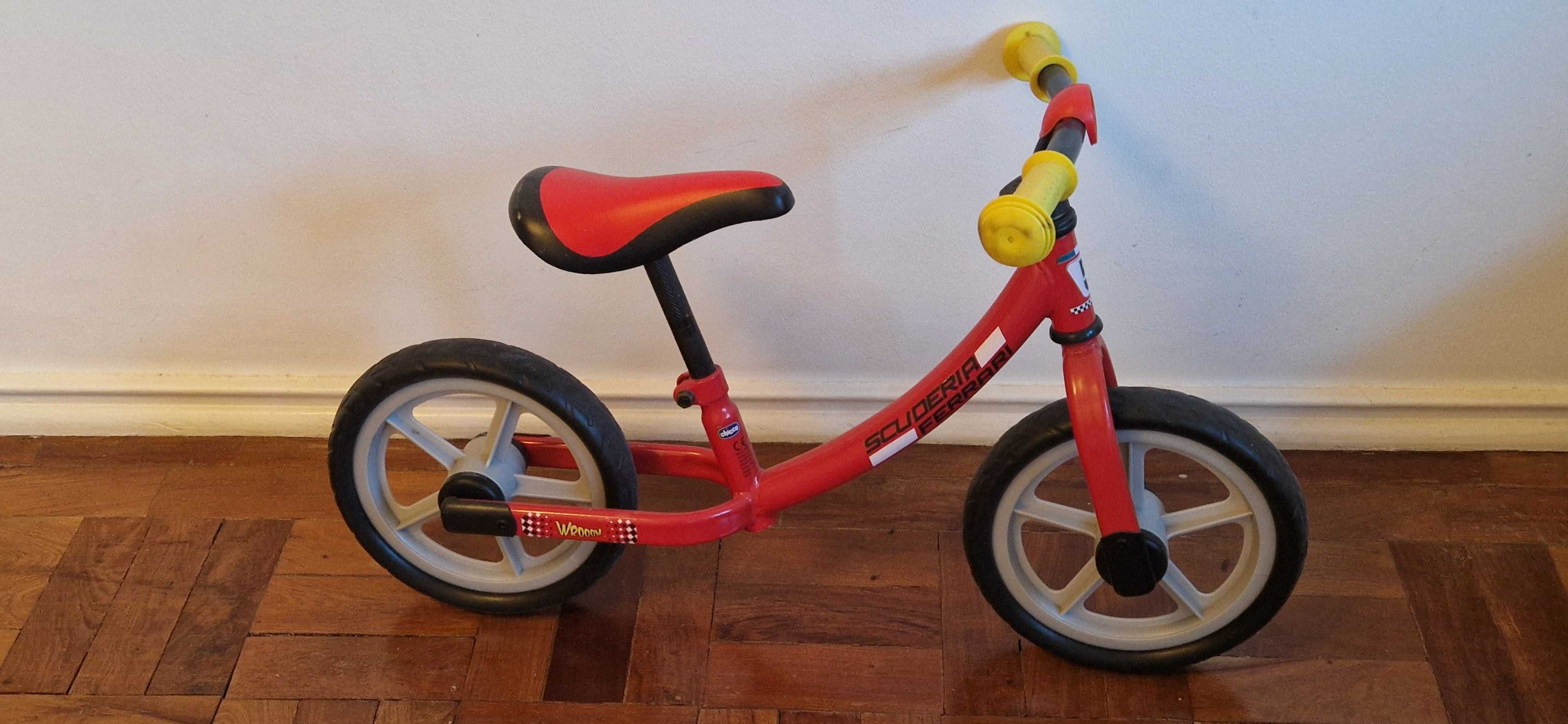 Bicicleta sem pedais Chicco Scuderia Ferrari