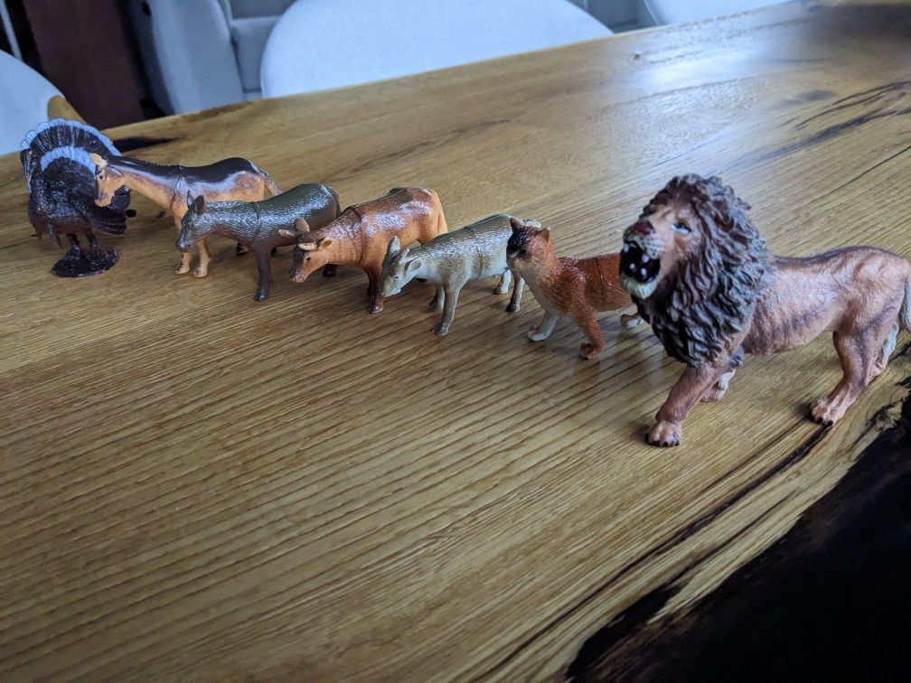 Реалістичні фігурки тварин: свійські, кіт, жирафа, кінь Schleich