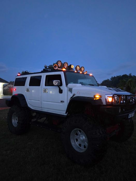 Hummer H2  USA  V8
