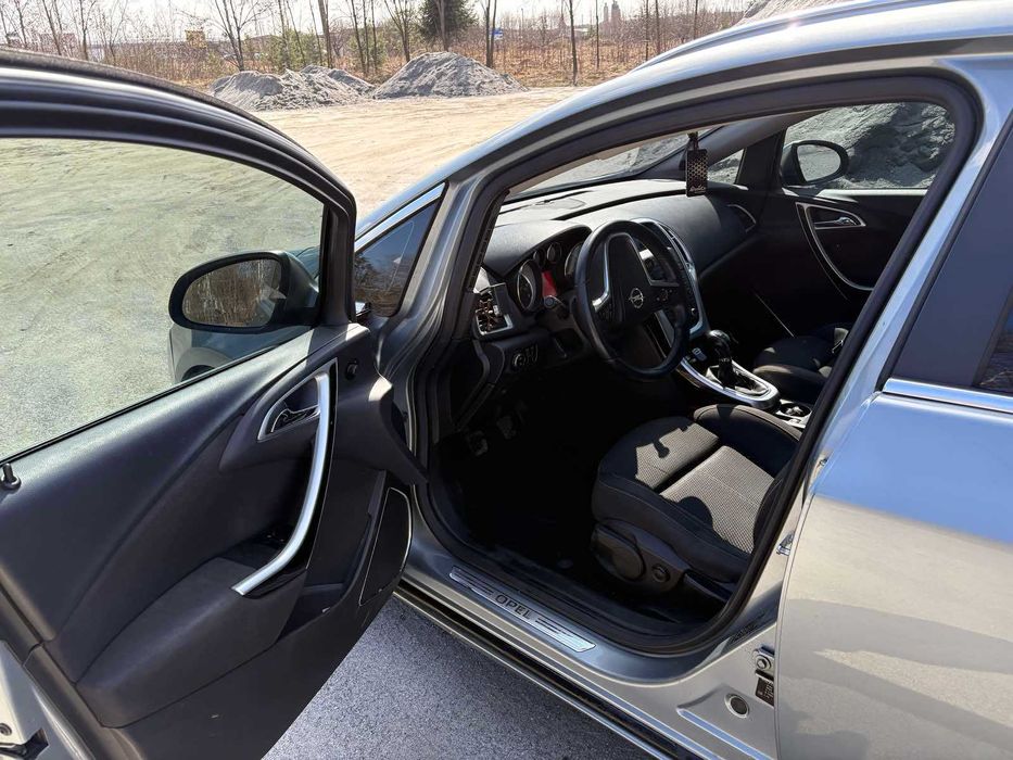 Продам Opel Astra j 1.7cdti