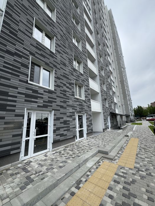 Кращий Фасад новий ЖК Навігатор 2 аптека, напівфабрикати, магазин
