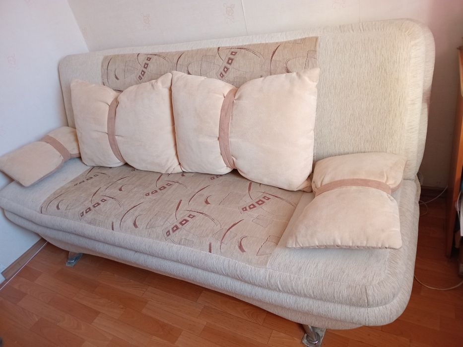 Продам диван- книжку