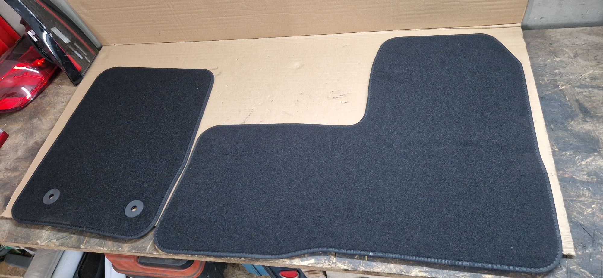 Dywaniki welurowe ford Transit tourneo customprzod