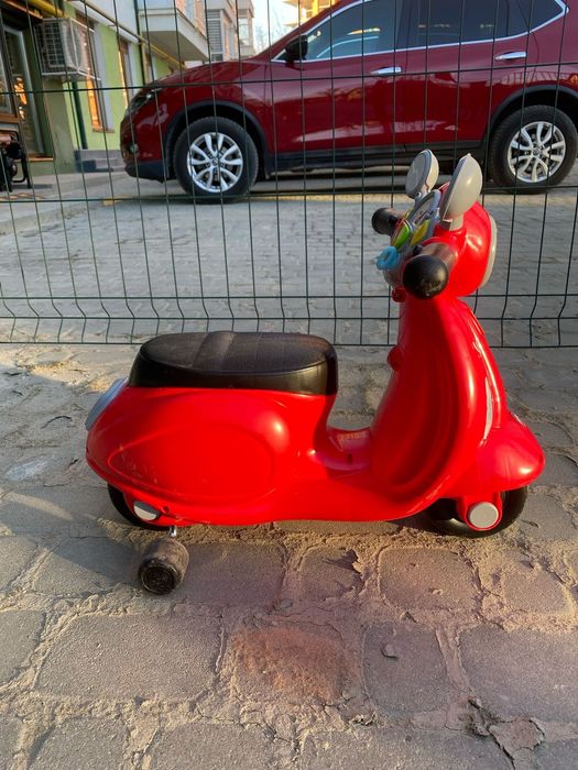 Дитячий толокар,скутер, велобіг chicco