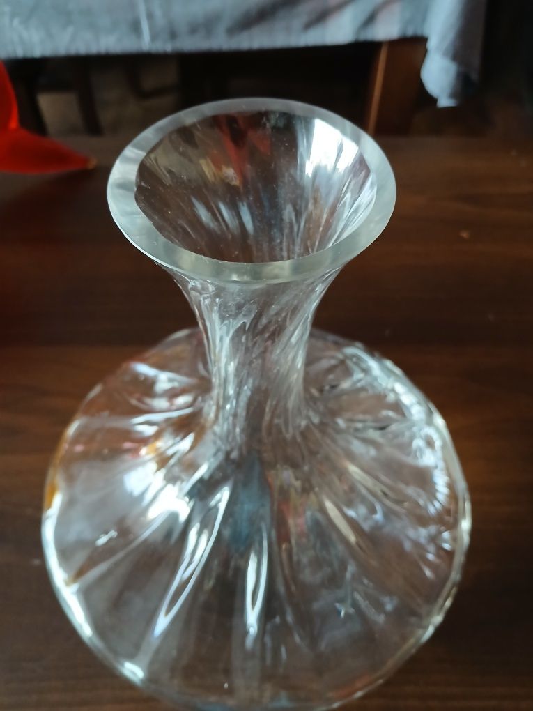 Piękna karafka na wino vintage