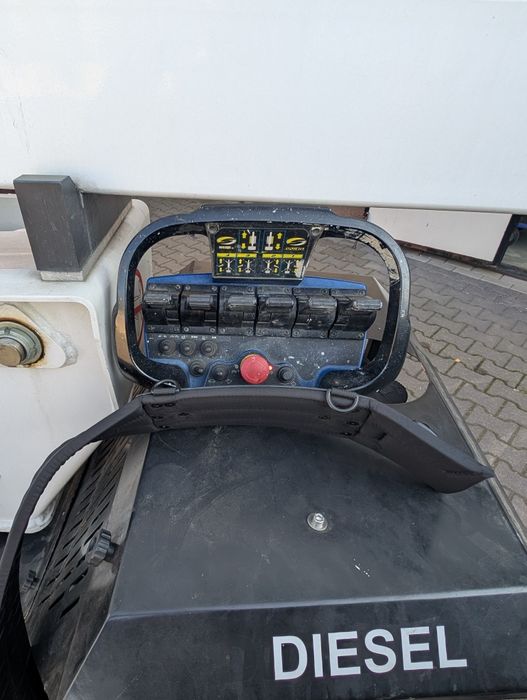 Wynajem podnośnika na gąsienicach pająk 15m z operatorem lub bez