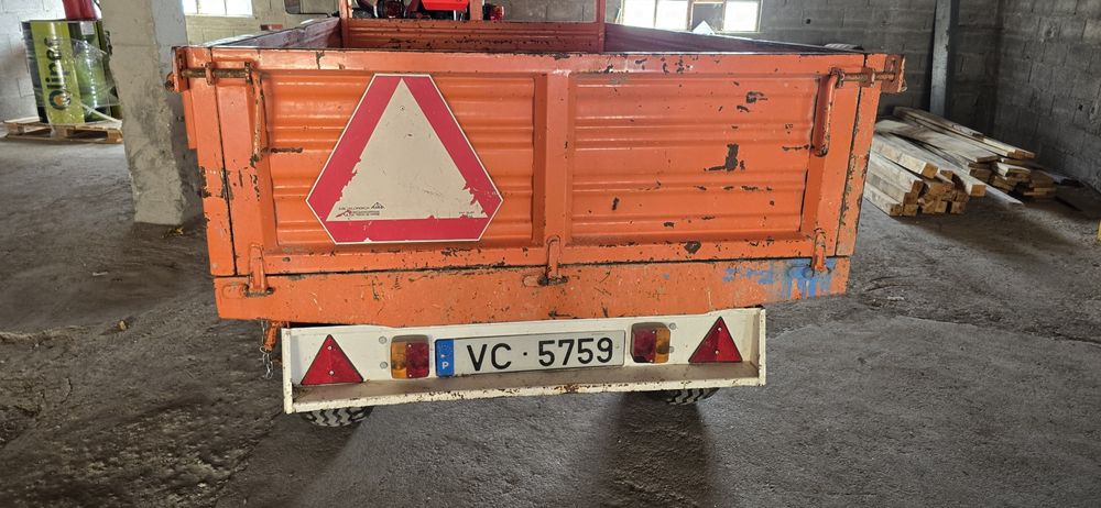 Trator solis 26CV com reboque de 2000kg Frese Capinadeira