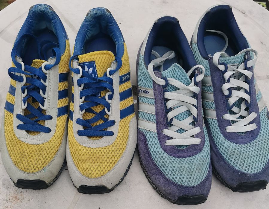 2 pares de ténis ADIDAS modelo New York
