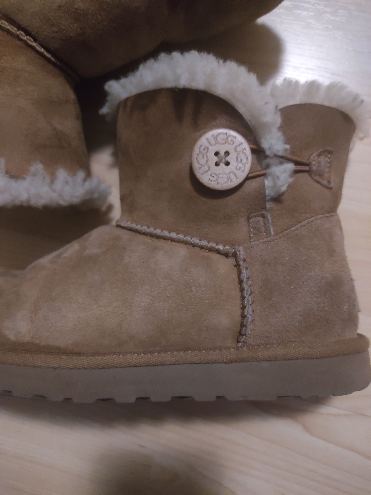 Śniegowce Ugg mini Bailey Button rozmiar 38