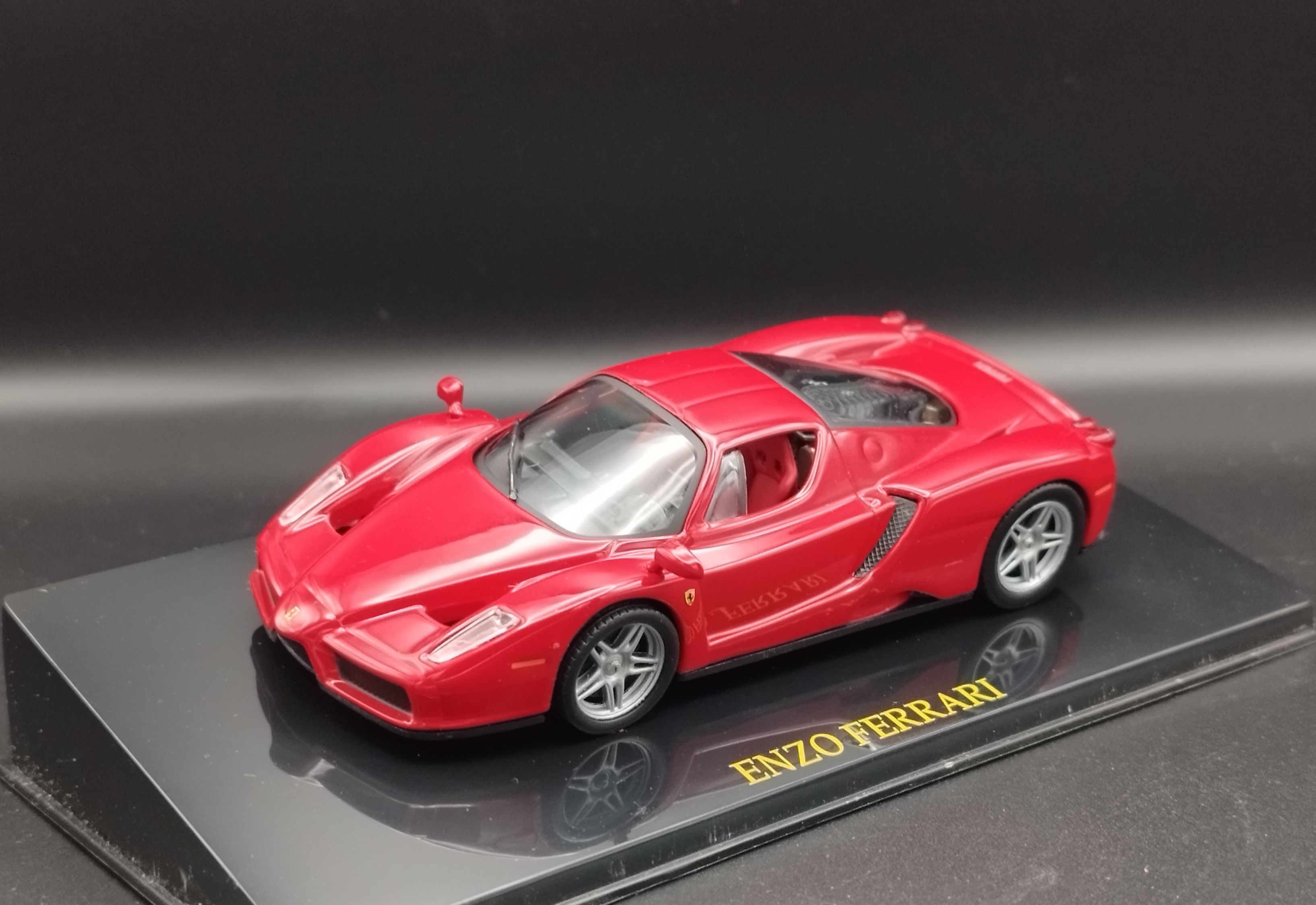 1:43 Altaya Ferrari ENZO model nowy
