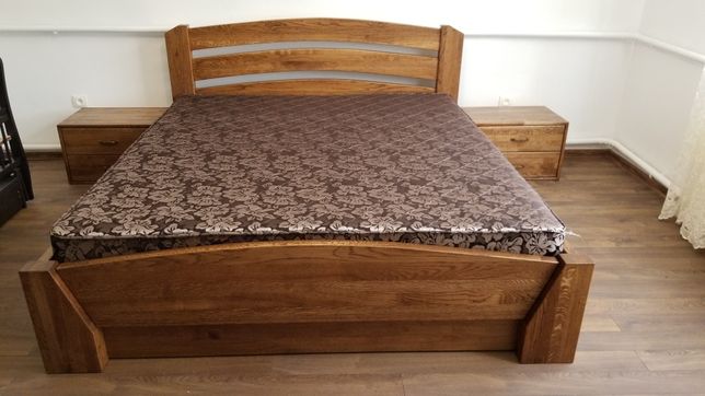 Массивные деревянные кровати, ліжка