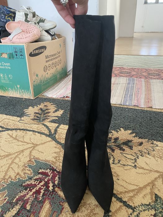 Стильні замшеві чобітки Mango