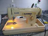 Máquina de costura elgin