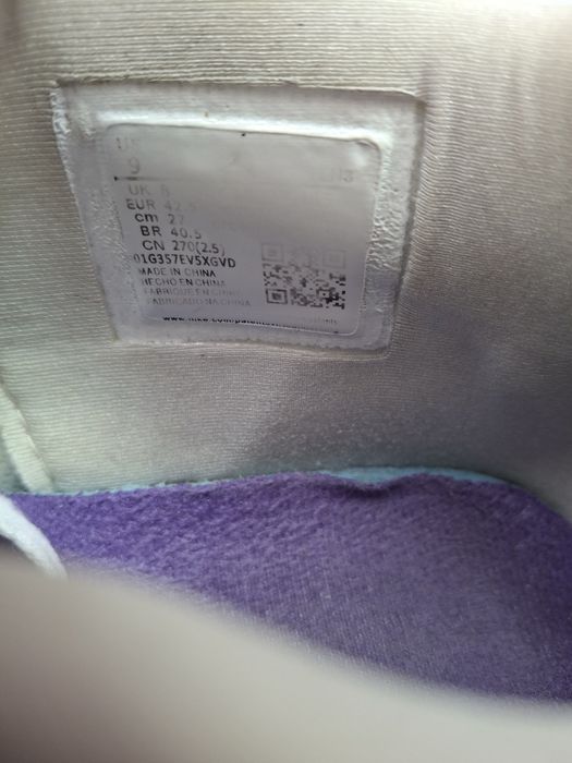 Кроссовки Air Jordan 4 Retro Purple Metallic White
ОРИГИНАЛ 
Отлично п