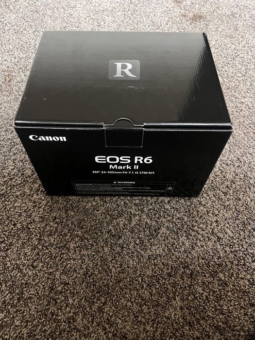 Câmera Canon EOS R6 Mark II Mirrorless, com lente RF24-105mm f/4-7.1