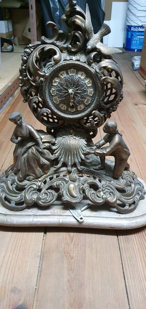 Relógio de mesa de bronze