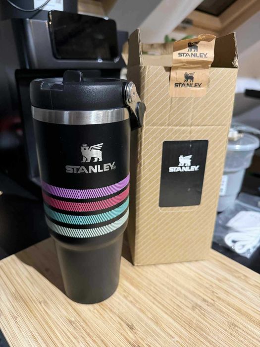 Stanley kubek IceFlow Flip Straw 30oz