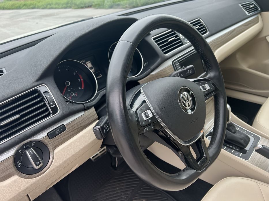 Passat SEL Premium