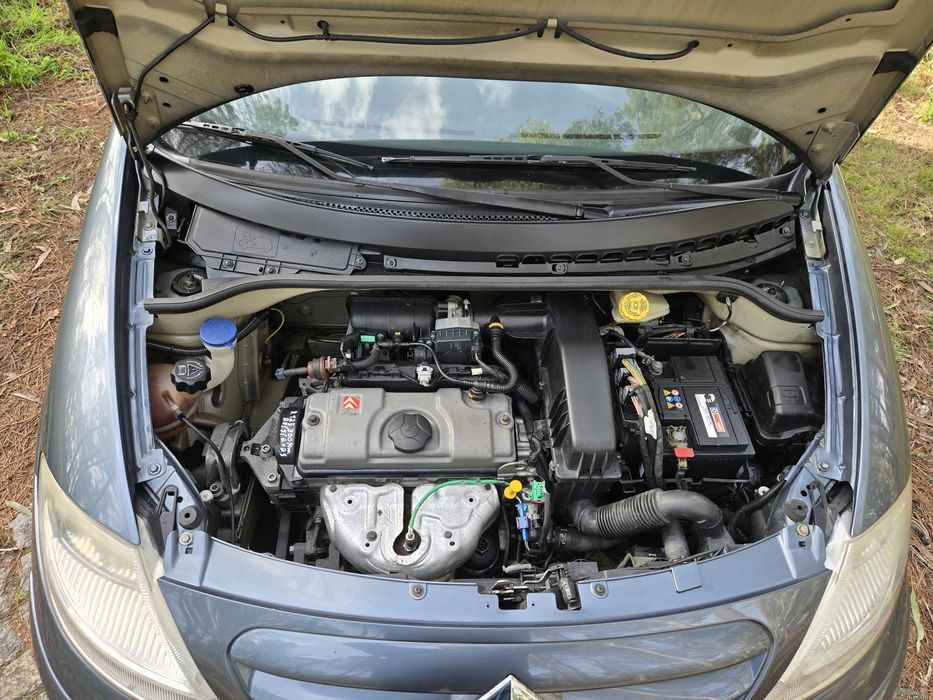 Com 122mil km revisado com troca da distribuição