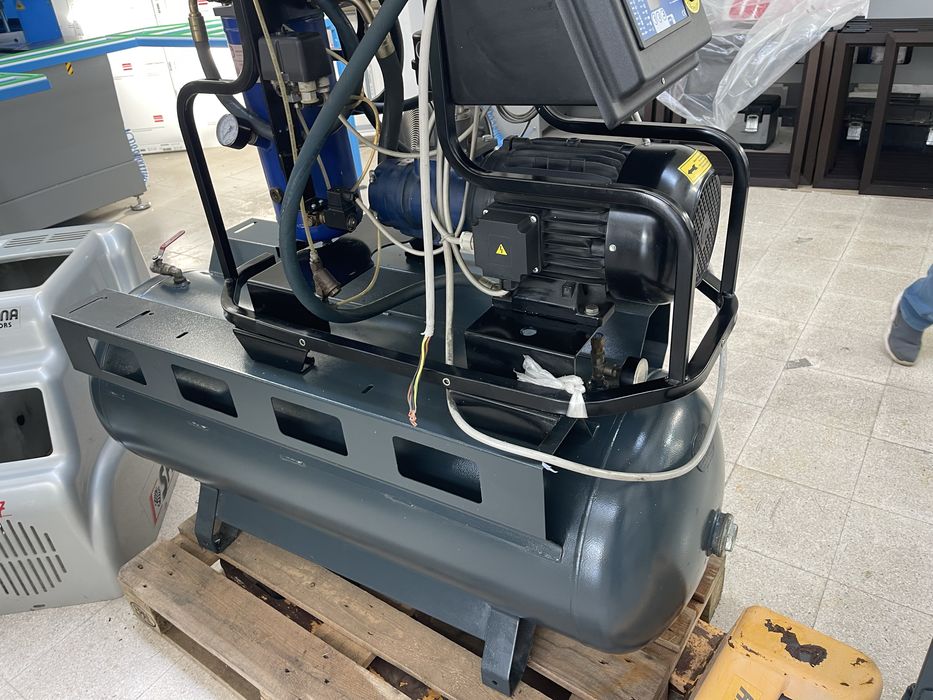 Compressor parafuso 7,5hp lapadana 200l