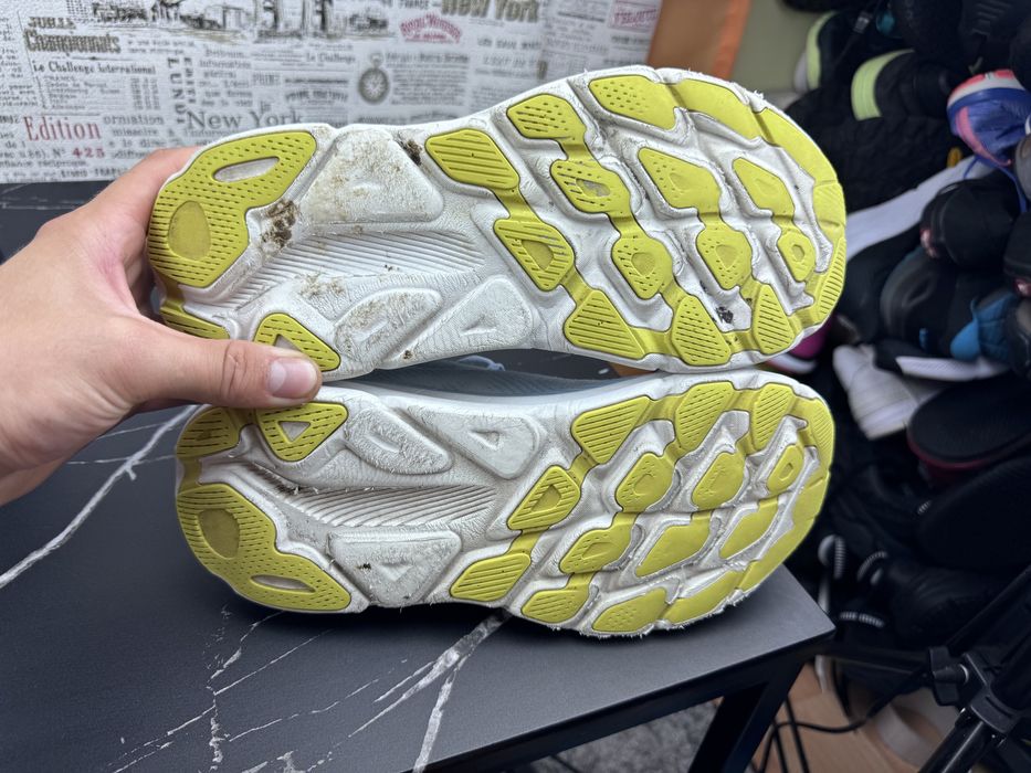 Оригінал Розмір 42 Кросівки Hoka One One Clifton 9 / Взуття
