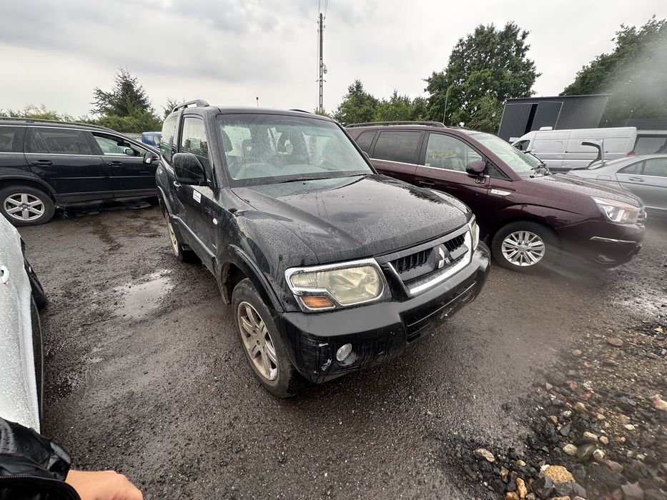 Mitsubishi Shogun Pajero silnik 3.2 DI-D 2004r,Anglik z kluczykami