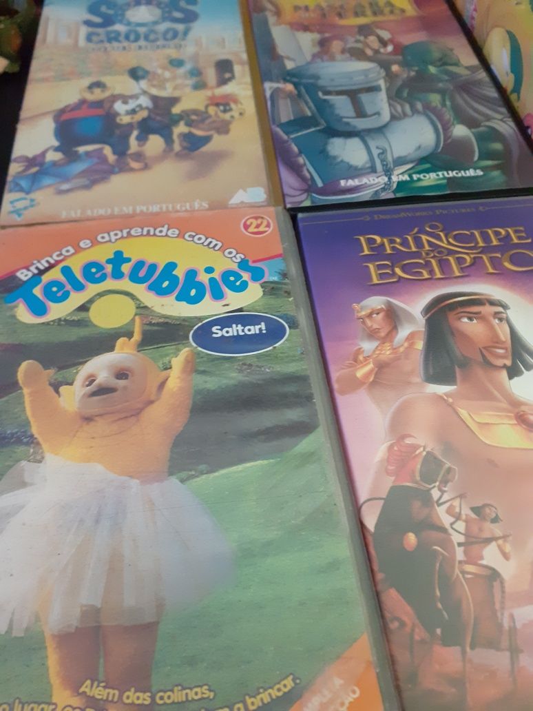 Lote 10 Filmes infantis VHS Teletubbies máscara Ferro Astérix Winnie