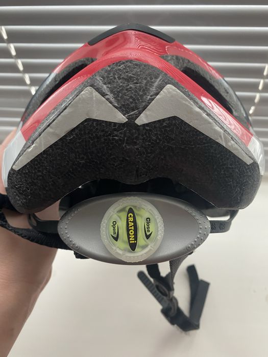 Продам велошолом