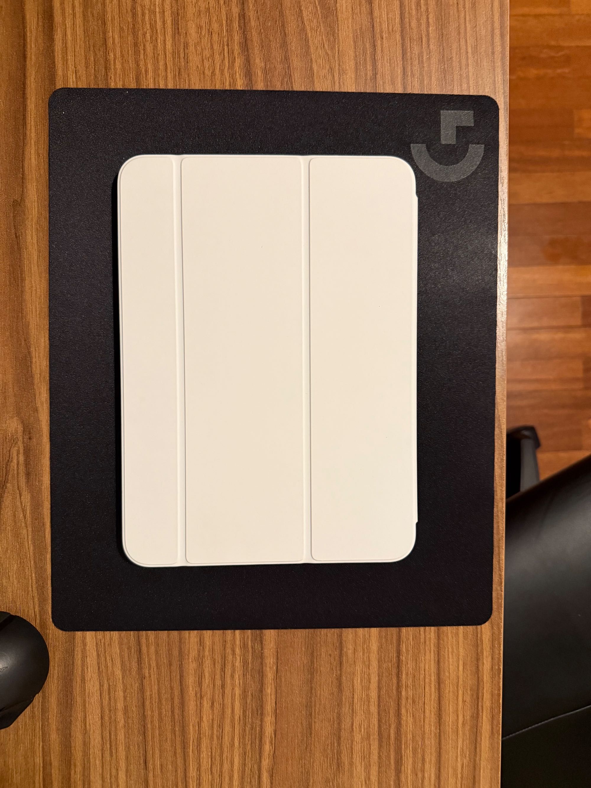 iPad 10th Gen + Smart Folio