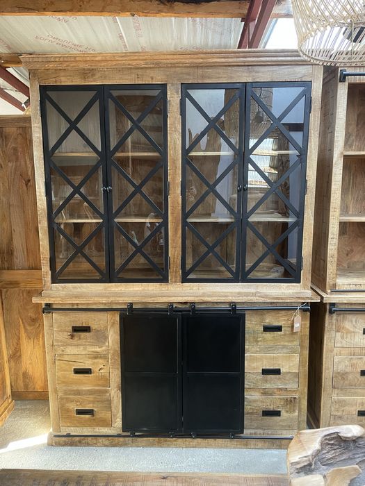 Kredens w stylu rustykalnym/ drewno egzotyczne/ metal / 160 cm