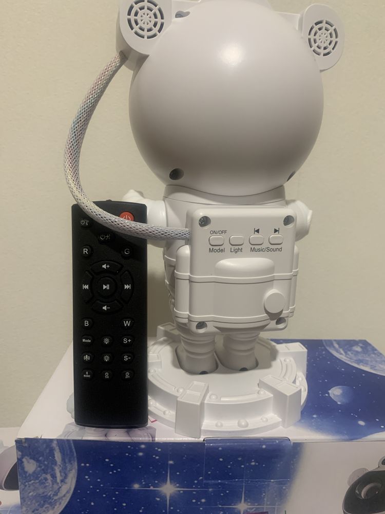 Проектор Астронавт с Bluetooth и таймером