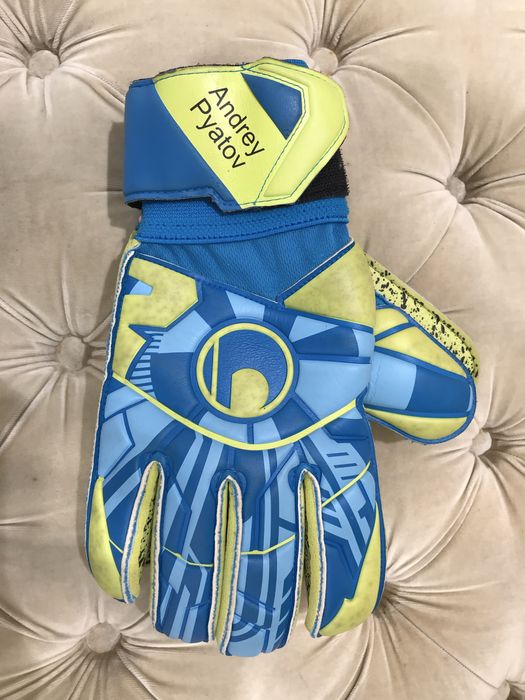 Воратарские перчатки