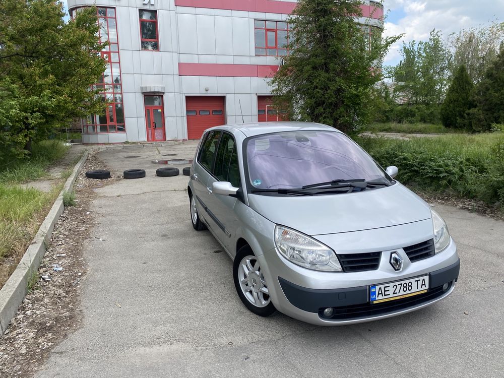 Renault Scenic 2 2.0 Бензин Автомат Обслужен