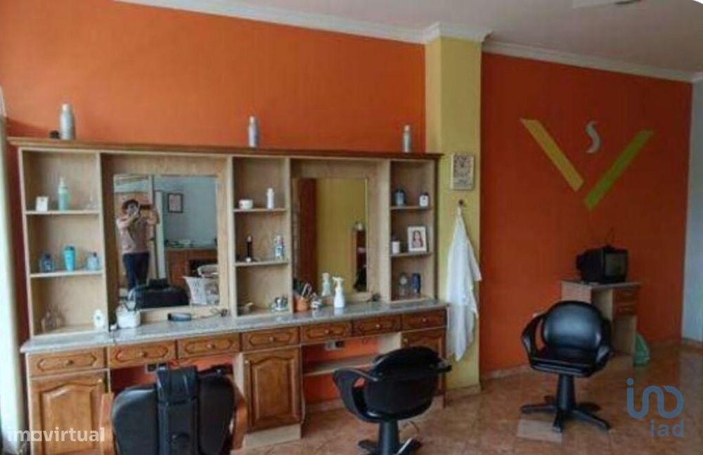 Loja / Estabelecimento Comercial em Fânzeres e São Pedro da Cova de 39
