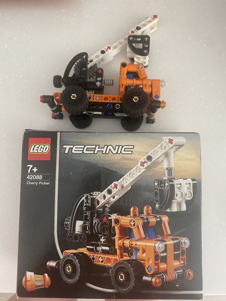 Lego Technic самолет 42025 вертолет 42052 вездеход 42065 и 42088