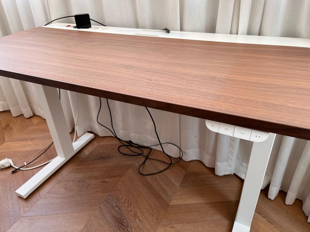 Standing desk / Secretaria eletrica