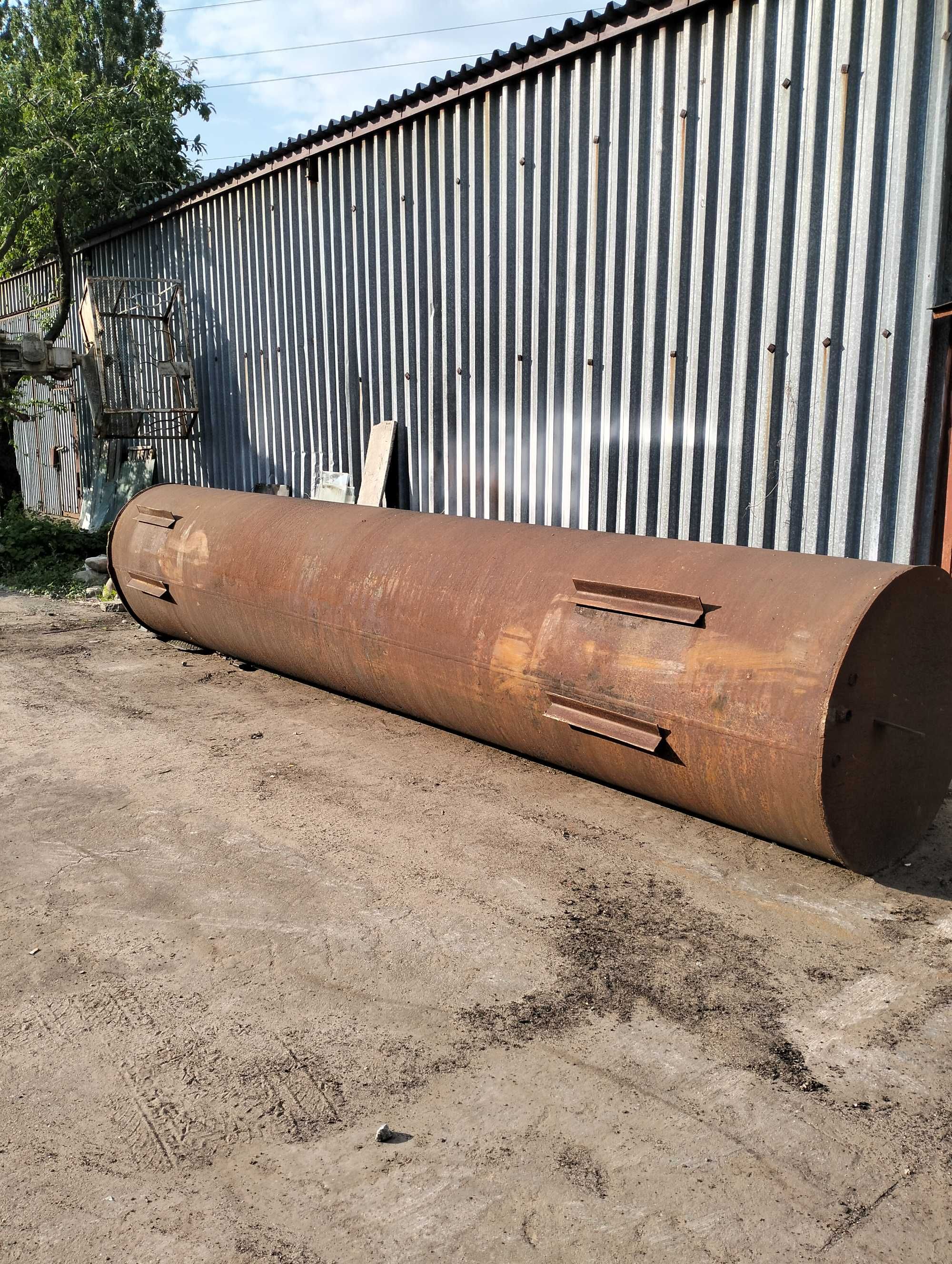 Продам труба газовая металлическая, емкость
