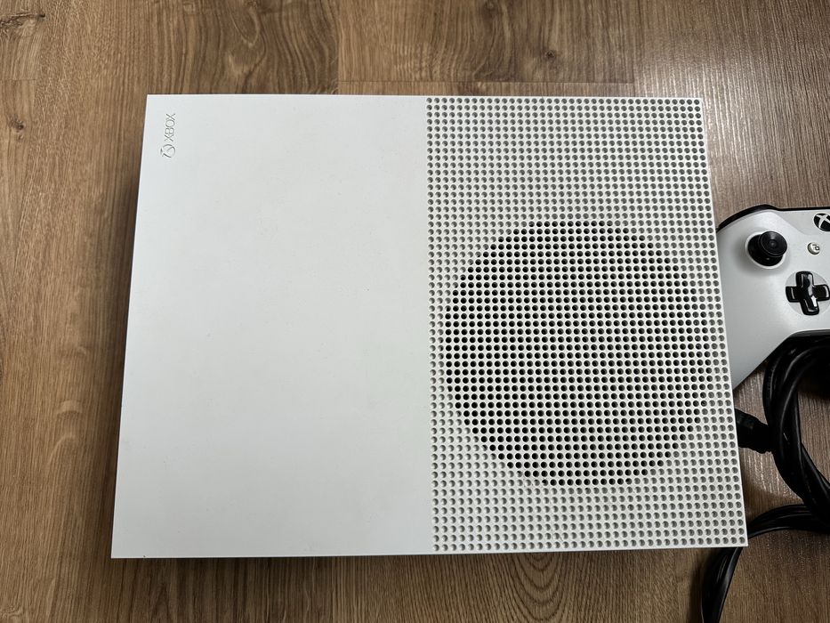 Продам Xbox 1 S 500 gb