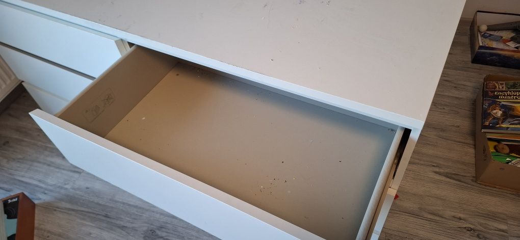 Regal komoda Ikea Malm z półkami wysuwanymi ikea